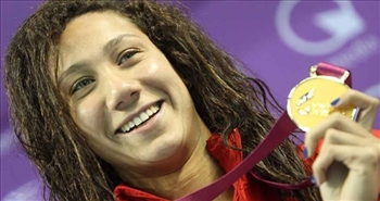 «فريدة عثمان» فراشة السباحة المصرية تواصل إنجازاتها في إسبانيا